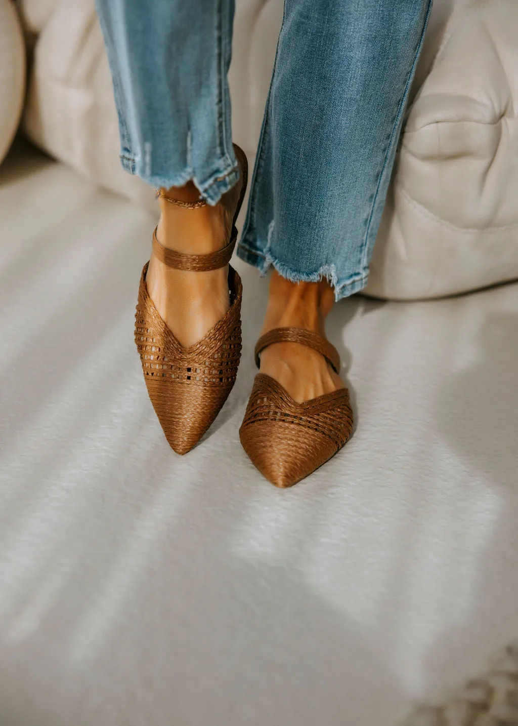 Eladio Raffia Mule Flat