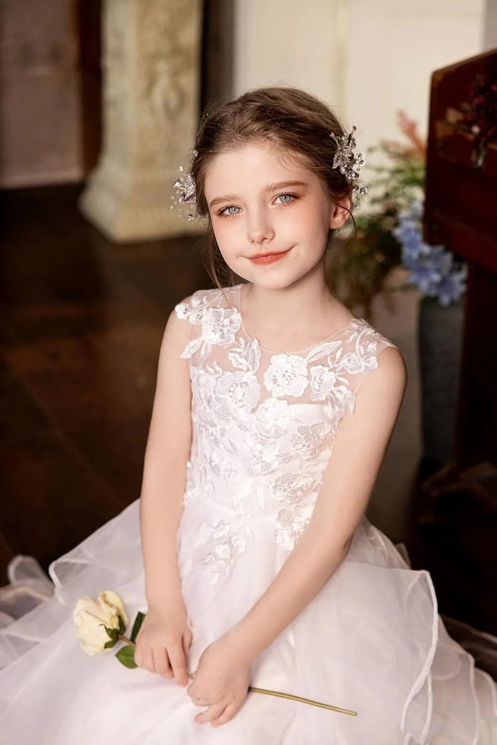 Flower Girl Dresses for Wedding Lace Appliques Pageant Dress Tulle Sleeveless First Communion Dresses for Girls